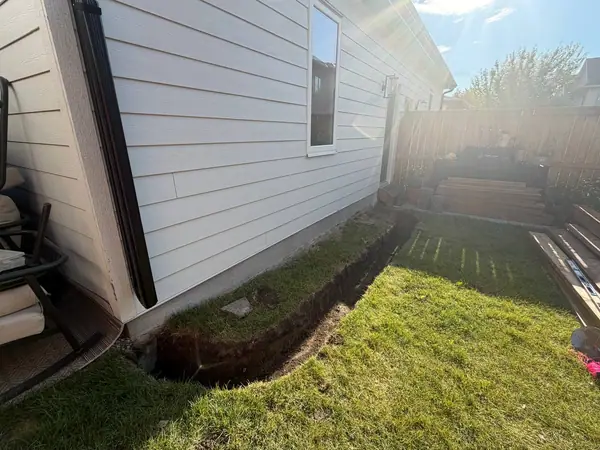 Combo project. Composite deck, pergola, hot tub pad, garden bed – photo 5