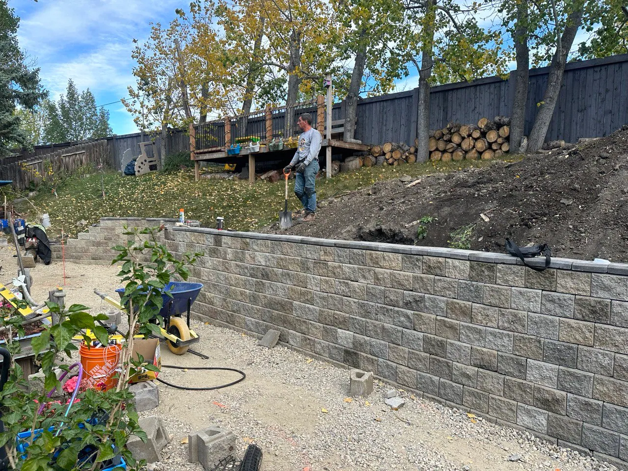 Combo project. Retaining wall, paving stones, firepit – photo 1