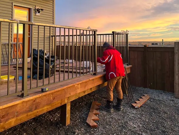 Combo project. Wood deck, railings, wood fence – photo 2