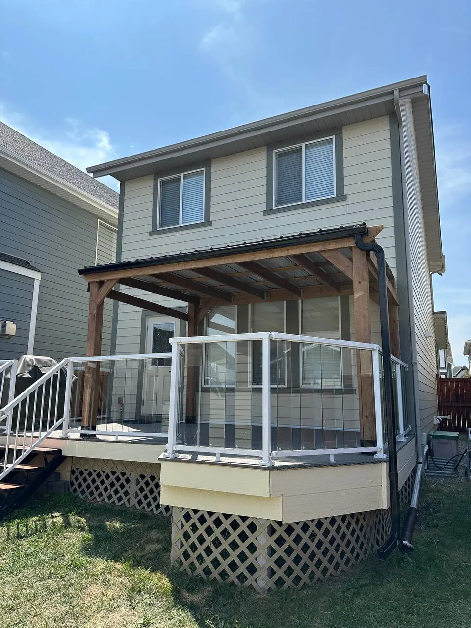 Gazebo with metal roof – photo 1