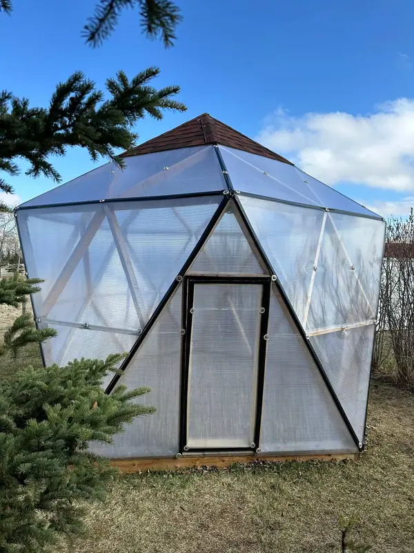 Greenhouse – photo 2